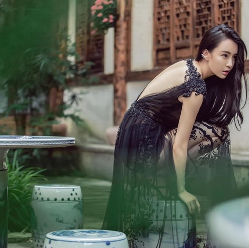 Điêu đứng vì những cô giáo yoga xinh đẹp và dẻo như bún